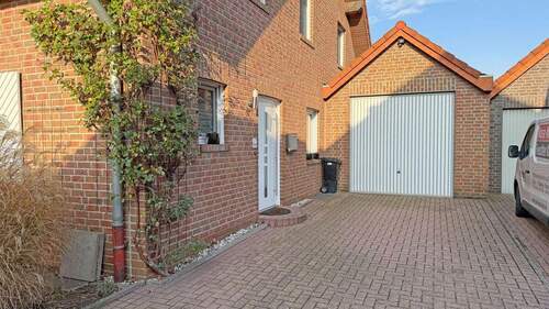 Hauseingang - 5 Zimmer Doppelhaushälfte zum Kaufen in Neukirchen-Vluyn