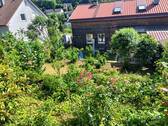Blick von der Terrasse in den Garten - 