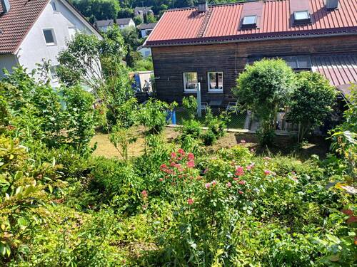 Blick von der Terrasse in den Garten - 