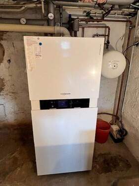 Gaszentralheizung (Brennwertgerät Bj. 2007) - 