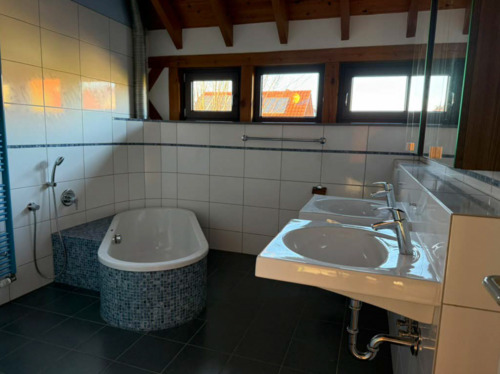 16 - Badezimmer DG.png - 