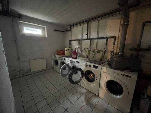 Waschmaschinenraum im Keller - 