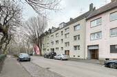 Hausansicht - 4 Zimmer - renoviert - Wohnküche - Garage