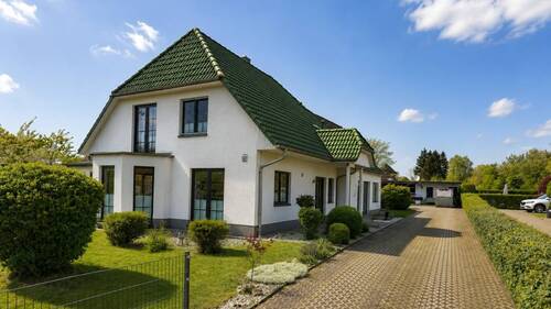 Außenansicht - 7 Zimmer Einfamilienhaus zum Kaufen in Lüssow