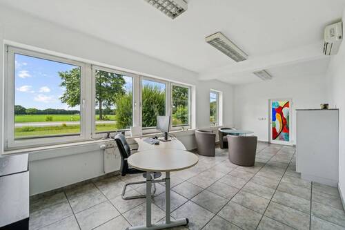 Büro EG Gebäude 1 - 