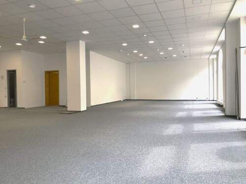 Blick 4 in den Verkaufsraum - Gewerbeobjekt (Büro, Produktion, Verkauf) in Rosenheim zur Miete