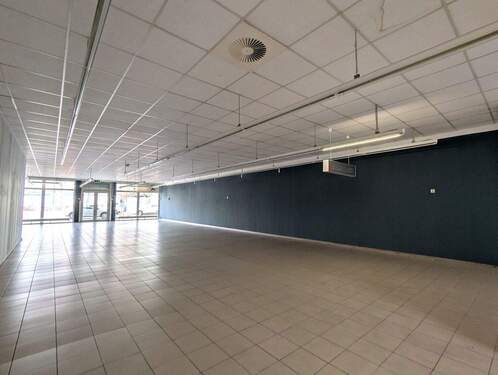 Verkaufsfläche - Gewerbeobjekt (Büro, Produktion, Verkauf) in Stuhr zum Kaufen