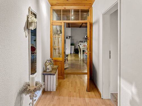 Flur zum Wohnbereich - Etagenwohnung mit 172,00 m&sup2; in Rondeshagen zum Kaufen