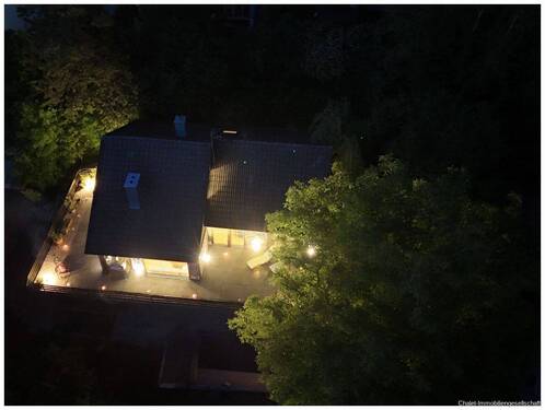 Haus bei Nacht - 
