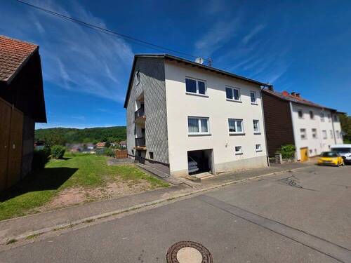 Ansicht (2) - 8 Zimmer Mehrfamilienhaus, Wohnhaus in Krottelbach