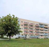 Mega-Weitsicht garantiert! - 417,00&nbsp;EUR Kaltmiete, ca.&nbsp; 69,60&nbsp;m&sup2;&nbsp;Wohnfl&auml;che in Kirchberg (PLZ: 08107)