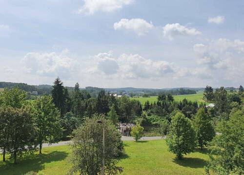 Mega-Weitsicht ins Grüne - Etagenwohnung mit 69,60 m&sup2; in Kirchberg zur Miete