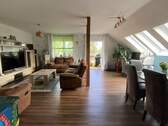 Wohnzimmer in Hauptwohnung (Obergeschoss) - 