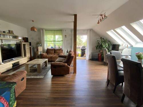 Wohnzimmer in Hauptwohnung (Obergeschoss) - 