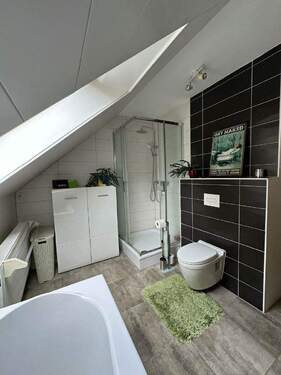 Badezimmer in Hauptwohnung (Obergeschoss) - 