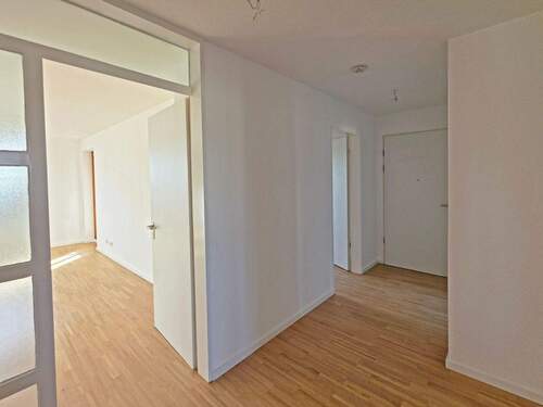 Geräumiger, heller Flur - 