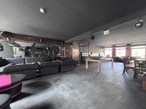 Bar 1. Obergeschoss - 