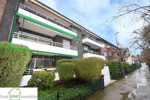 Hausansicht Vorderseite, 4-Zimmer-Wohnung mit 2 Balkonen, Kauf in Düsseldorf Hassels, Frank Ewe Immobilien - Objekt-Nr. 419, 40599 Düsseldorf 4-Zimmer-Wohnung mit Balkon und Loggia
