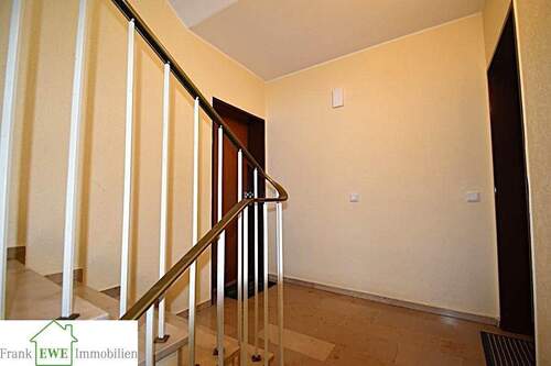 Wohnungseingang, 4-Zimmer-Wohnung mit 2 Balkonen zum Kauf in Düsseldorf Hassels, Frank Ewe Immobilienmakler - 