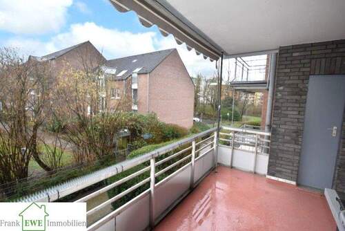 Balkon 2 mit Abstellkammer, 4-Zimmer-Wohnung mit 2 Balkonen zum Kauf in Düsseldorf Hassels, Frank Ewe - 
