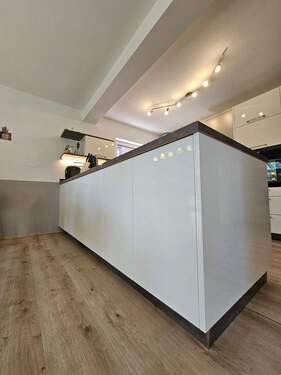 Offene Küche mit Insel - 