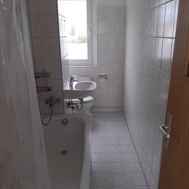 Badezimmer - 3 Zimmer Etagenwohnung zur Miete in Herzberg (Elster)