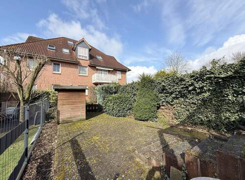 und tollem Blick in den Garten - 