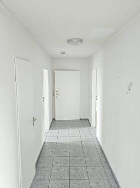 Flur - 3 Zimmer Etagenwohnung zur Miete in Drochtersen