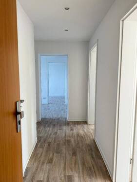 Eingangsbereich - 4 Zimmer Etagenwohnung zur Miete in Mülsen