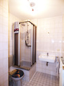Bad mit Dusche - 