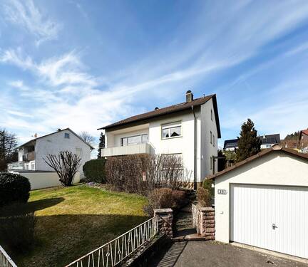 Gebäudeansicht von Straße - Mehrfamilienhaus, Wohnhaus mit 176,00 m² in Tuttlingen zum Kaufen