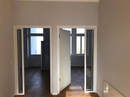 Moderne Türen mit Glaselementen .jpeg - Etagenwohnung mit 112,00 m² in Chemnitz zur Miete