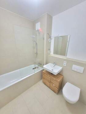 Modernes Badezimmer - Etagenwohnung mit 66,90 m&sup2; in Bamberg zur Miete
