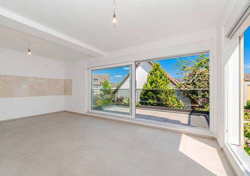 Wohnzimmer Küche - 2 Zimmer Terrassenwohnung zum Kaufen in Karlsfeld
