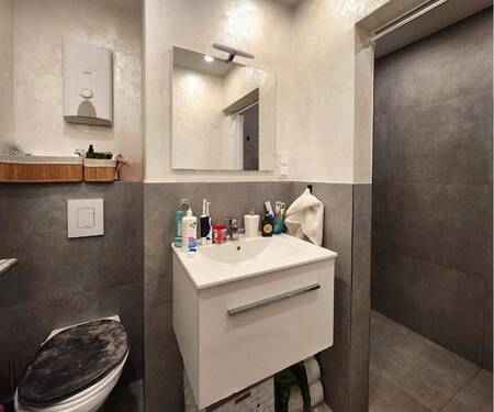 OG links modernes Duschbad mit luxuriöser Walk-In Dusche - 