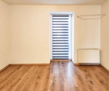 EG links ansprechendes Schlafzimmer zum Wohlfühlen - 