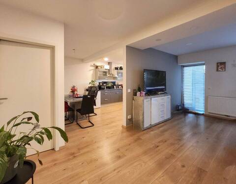 EG rechts offene Raumgestaltung Küche Essbereich Wohnbereich - 