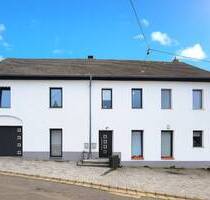 Komplett renoviertes, freistehendes 4-Familienhaus mit Garten, Garage und Stellplätzen - Damflos