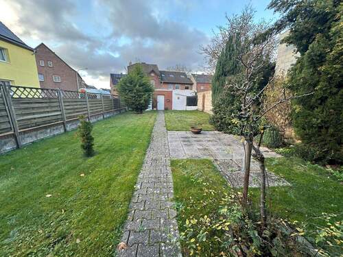 sonniger Garten - 4 Zimmer Einfamilienhaus in Niederzier