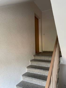 Hausflur - Mehrfamilienhaus, Wohnhaus in Berge