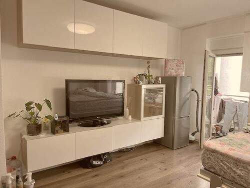 Wohnwandschrank - Etagenwohnung zur Miete in Düsseldorf