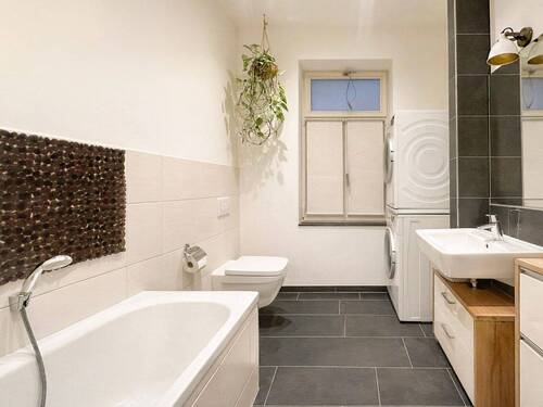 Tageslichtbadezimmer - digital leer - 