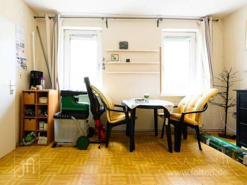 Vorderhaus - Wohnzimmer - 