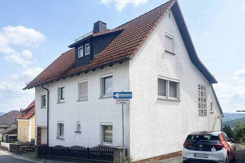 Straßenansicht - Einfamilienhaus mit 100,00 m² in Kronach zum Kaufen