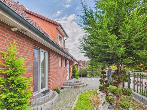 Vorgarten - 5 Zimmer Einfamilienhaus in Hamburg