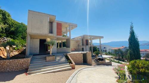 Rohbau - 8 Zimmer Einfamilienhaus in Baska