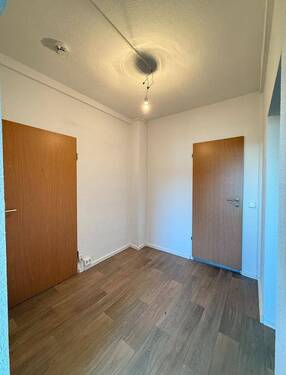 Flurbereich - 4 Zimmer Etagenwohnung zur Miete in Wilkau-Haßlau