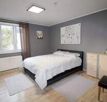 Lichtdurchflutete, renovierte 2-Zimmerwohnung in ruhiger Lage von Augsburg-Göggingen