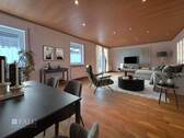 EG Wohnzimmer (virt. möbliert) - 7 Zimmer Mehrfamilienhaus, Wohnhaus zum Kaufen in Wehrheim