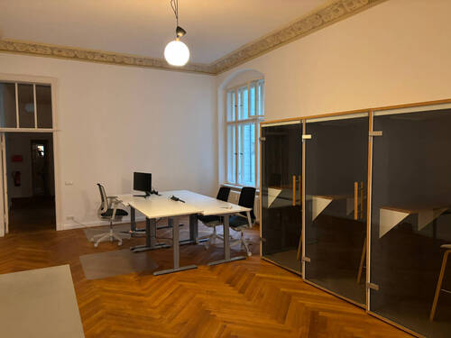 Schreibtischplätze 1 - Flexibler Schreibtischplatz am Hackescher Markt - 4 qm, inkl. Internet